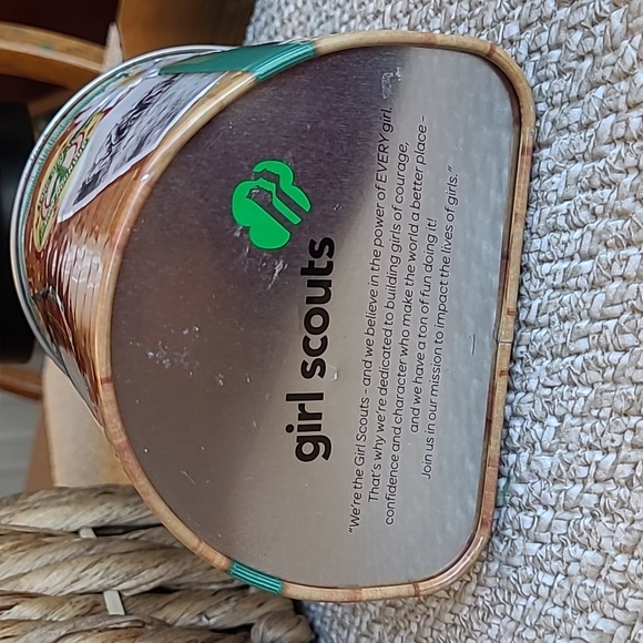 Girl Scout Backpack Senior Roundup Badge Tin - Picture 6 of 6